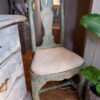 Paire de chaises suédoises style baroque patine verte, ca.1800