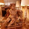 Amour à l'hippocampe, élément en bois sculpté et peint fine XVIIe – Image 9