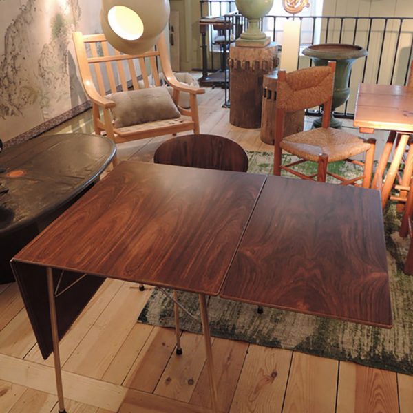 TABLE-BUREAU AVEC ABATTANT & UNE CHAISE FOURMI PAR ARNE JACOBSEN CA,1960