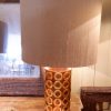 PAIRE DE LAMPES EN CERAMIQUE BRUNE EMAILLEE & PASTILLES CUIVRE PAR BERGBOMS CA,1960 – Image 10