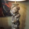 PAIRE DE LAMPADAIRES COLONNES BAROQUE ITALIENNES OISEAUX & GRAPPES DE RAISIN XVIIIE EN BOIS DORE + AJ CYLINDRES – Image 4