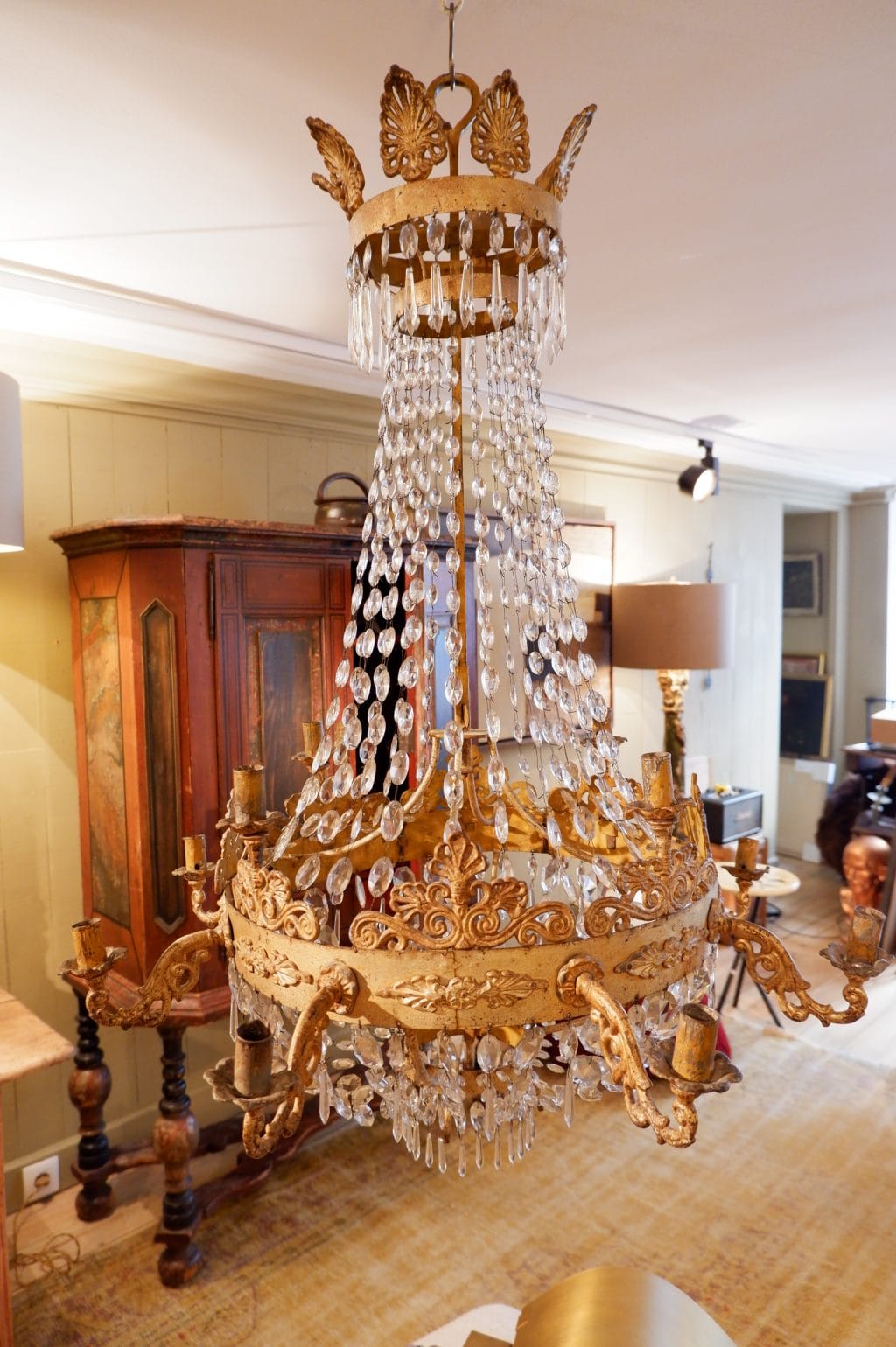 Chandelier régence en bronze doré et chute de cabochons de verre taillés fin XIXe