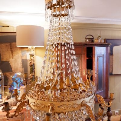 Chandelier régence en bronze doré et chute de cabochons de verre taillés fin XIXe – Image 2