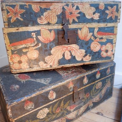 Coffres de mariage Normands en bois peint ca.1800 – Image 3
