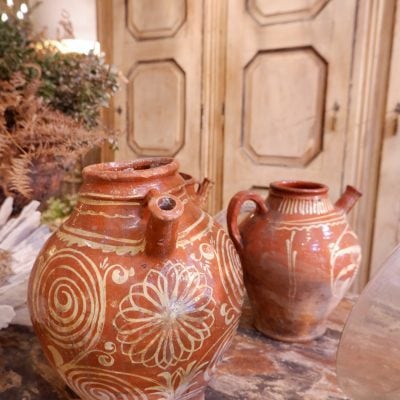 Grande collection de cruches du Val de Saône en terre cuite vernissée - époque XVIIIe – Image 7