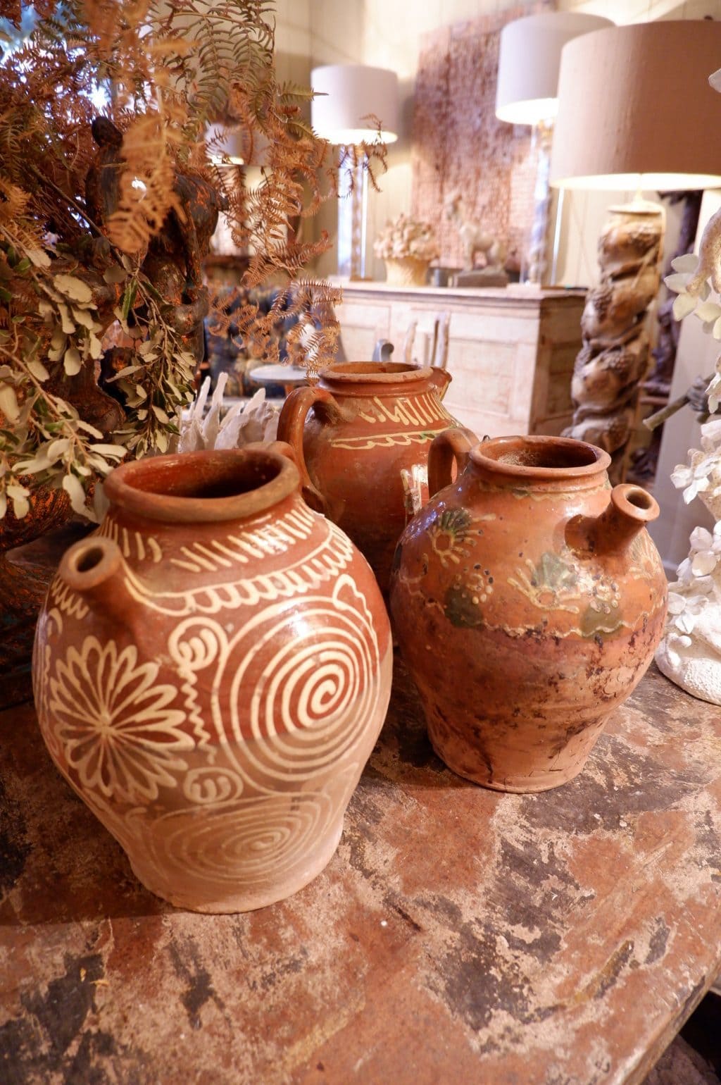 Grande collection de cruches du Val de Saône en terre cuite vernissée - époque XVIIIe – Image 3