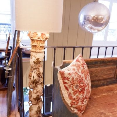 Lampadaire torsades  grappes de raisin en bois sculpté polychrome époque XVIIIE + AJ cylindres – Image 3