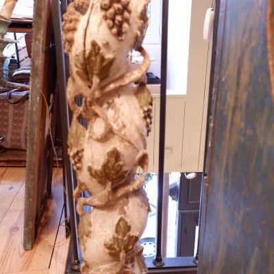 Lampadaire torsades  grappes de raisin en bois sculpté polychrome époque XVIIIE + AJ cylindres – Image 5