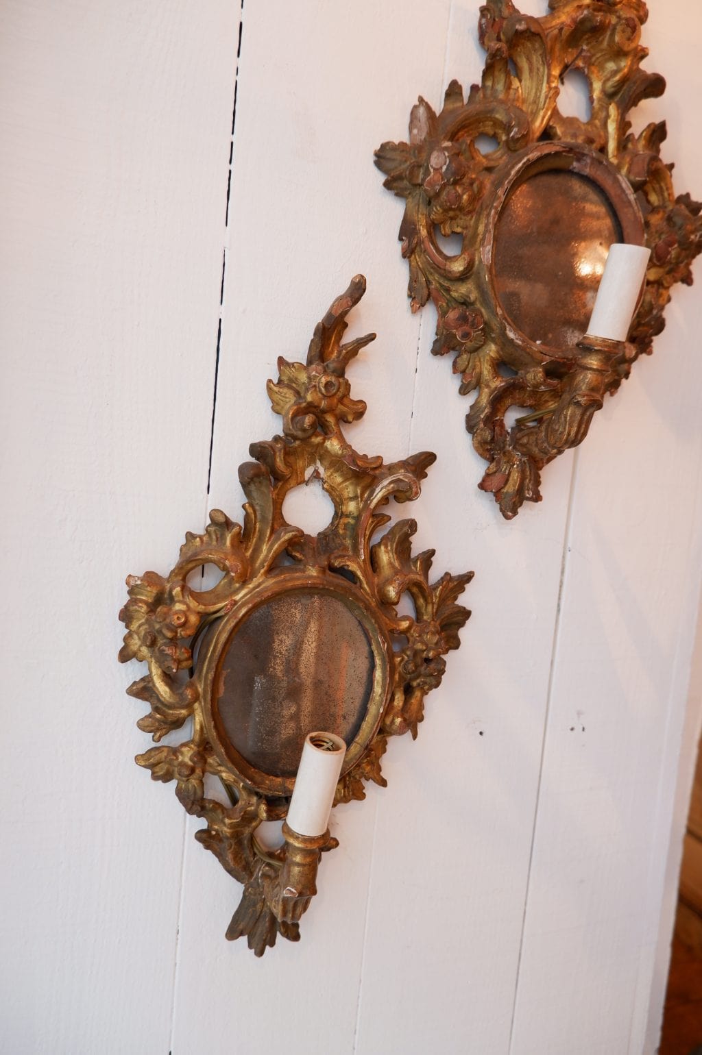 PAIRE D'APPLIQUES MIROIR LOUIS XV EN BOIS DORE - ITALIE XVIIIE – Image 2