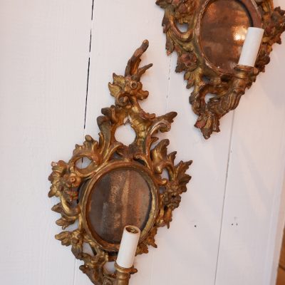 PAIRE D'APPLIQUES MIROIR LOUIS XV EN BOIS DORE - ITALIE XVIIIE – Image 2