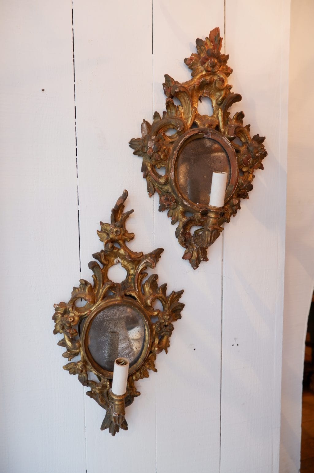 PAIRE D'APPLIQUES MIROIR LOUIS XV EN BOIS DORE - ITALIE XVIIIE