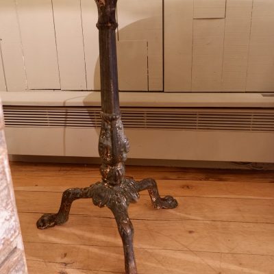 Paire de guéridons ronds en fonte et marbre blanc ca.1840 – Image 8
