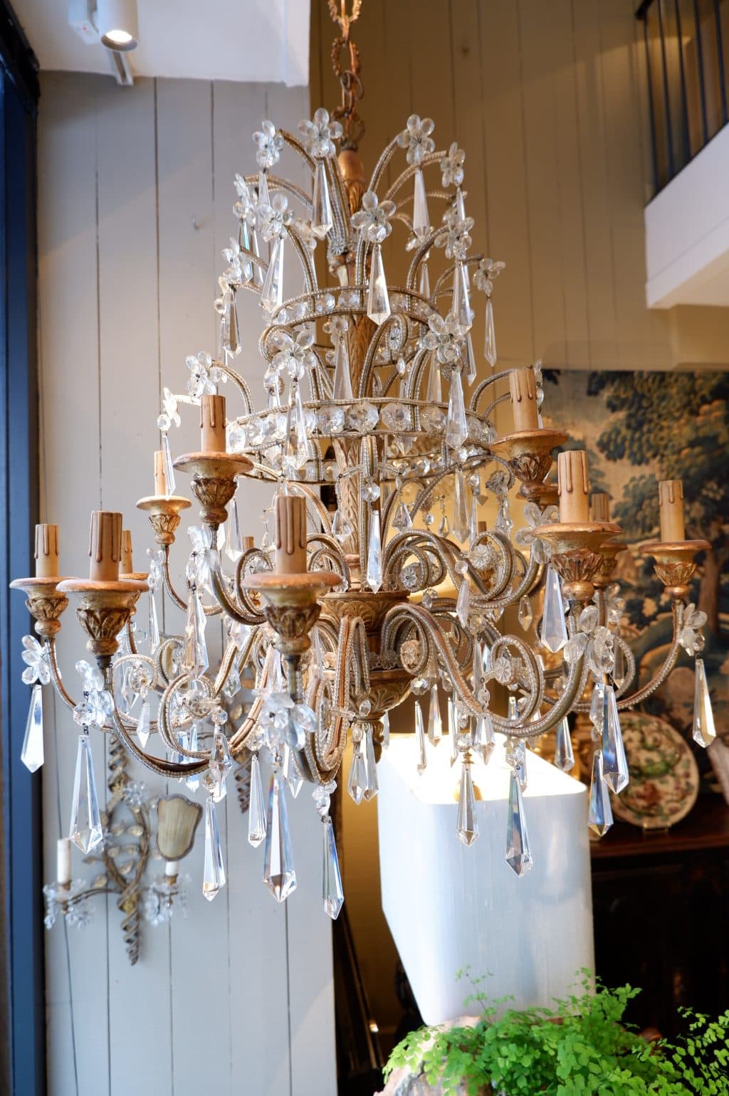 Trés grand lustre génois à deux niveaux bois doré & verre ca.1850