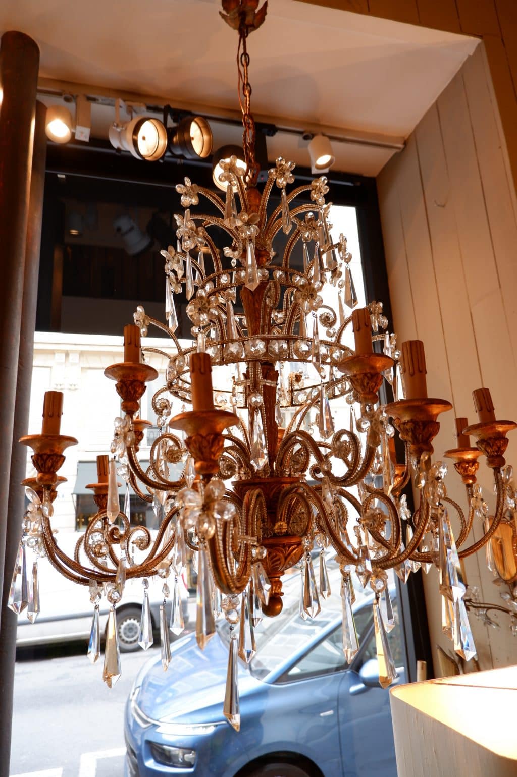 Trés grand lustre génois à deux niveaux bois doré & verre ca.1850 – Image 6