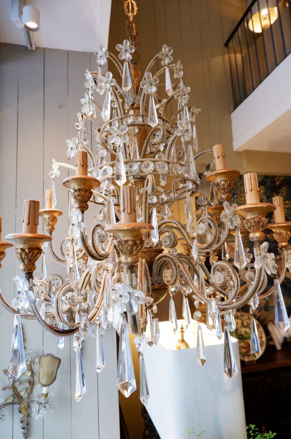 Trés grand lustre génois à deux niveaux bois doré & verre ca.1850 – Image 3