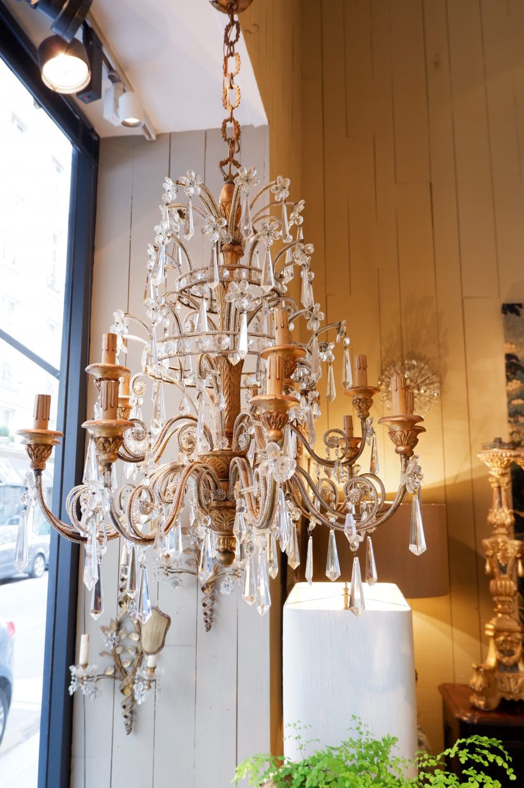 Trés grand lustre génois à deux niveaux bois doré & verre ca.1850 – Image 4