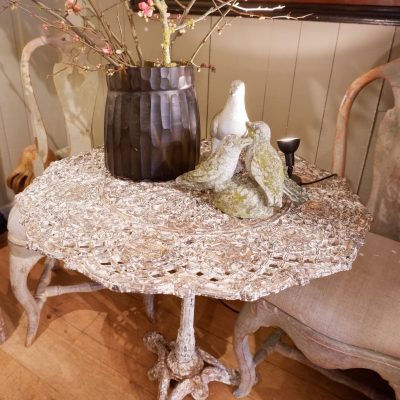 Garden table in white cast-iron with the 12 zodiac signs ca.1810