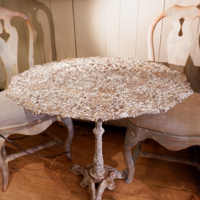 Garden table in white cast-iron with the 12 zodiac signs ca.1810