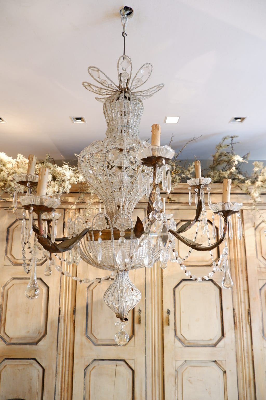 PAIRE DE TRES GRANDS LUSTRES A CORBEILLE ITALIENS EN VERRE CA.1890 – Image 3