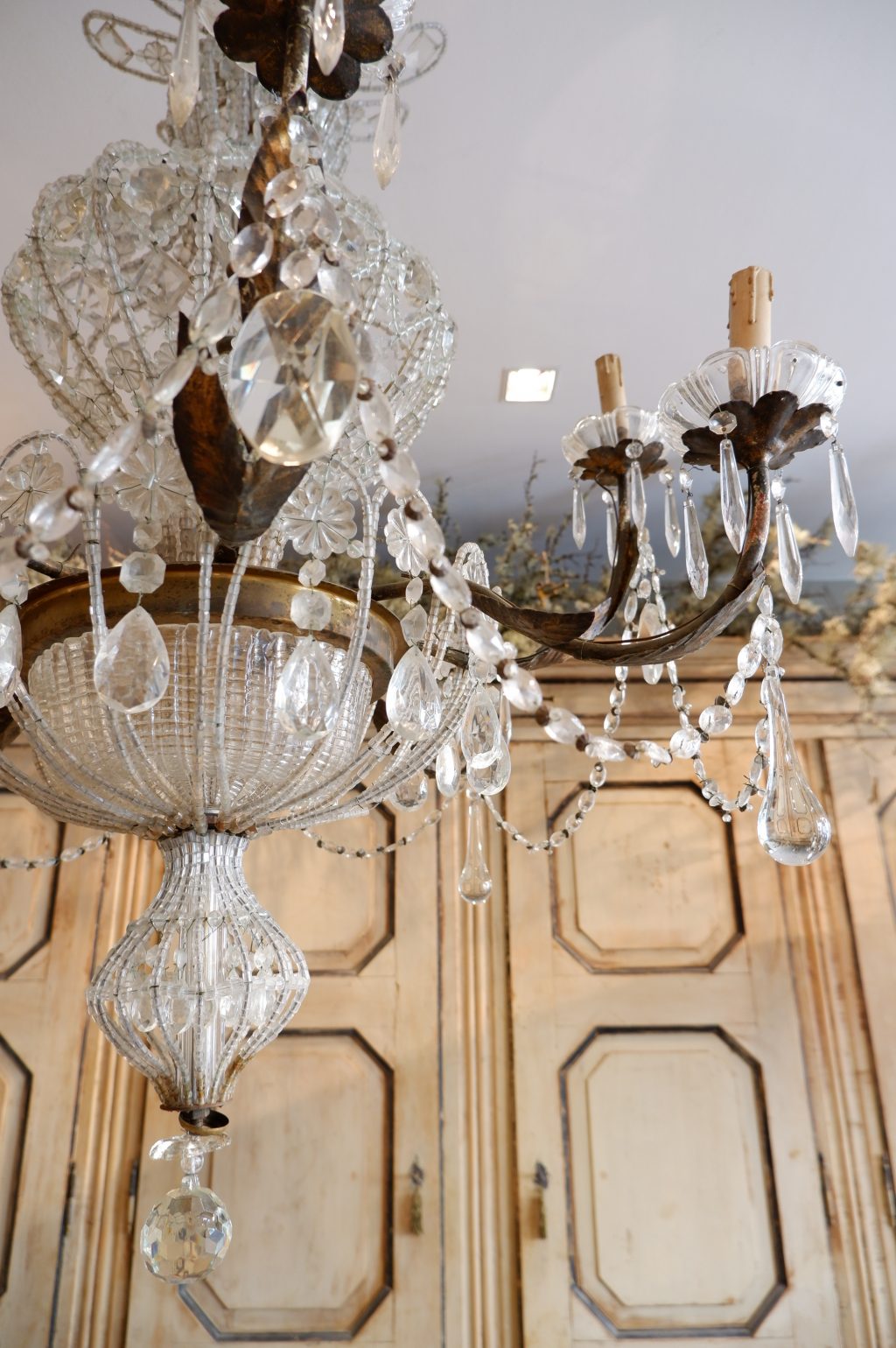 PAIRE DE TRES GRANDS LUSTRES A CORBEILLE ITALIENS EN VERRE CA.1890 – Image 9