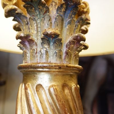 Paire de lampes colonnes baroques torsadées feuille d'or + AJ soie – Image 2