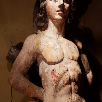 Grande sculpture de St Sébastien en bois polychrome  XVIIe