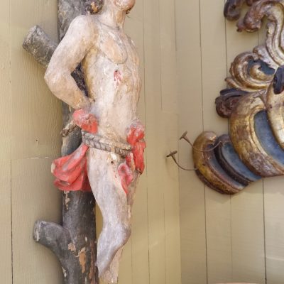 Grande sculpture de St Sébastien en bois polychrome  XVIIe