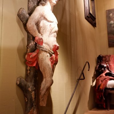 Grande sculpture de St Sébastien en bois polychrome  XVIIe