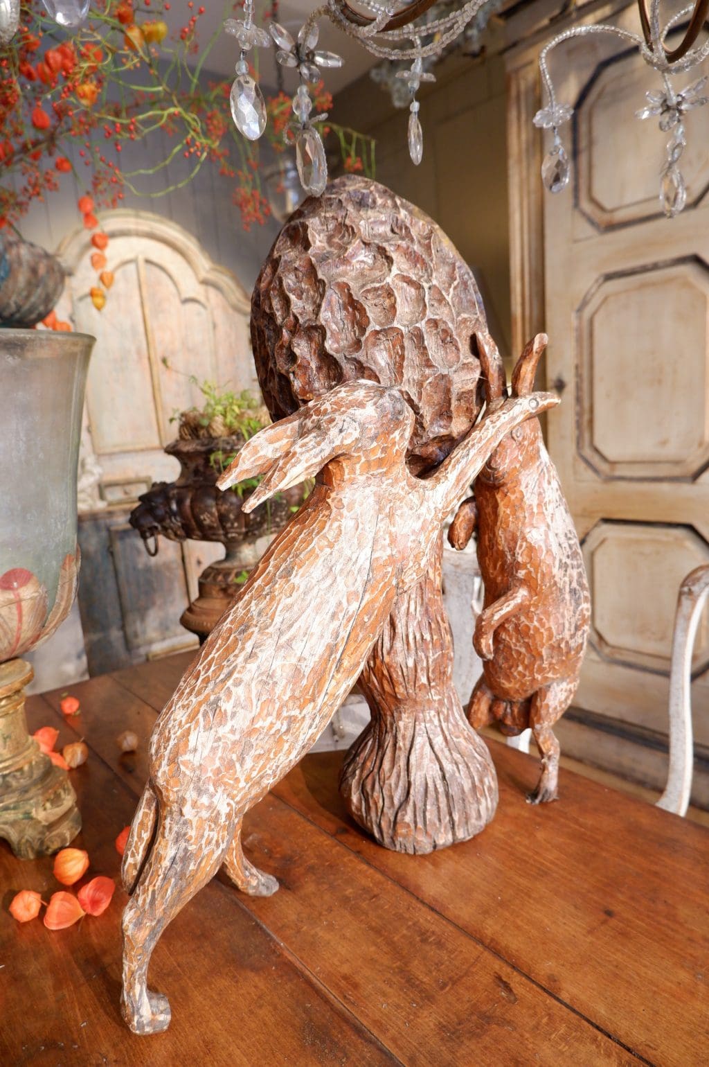 Grand bois sculpté 2 lièvres et une morille – Image 4