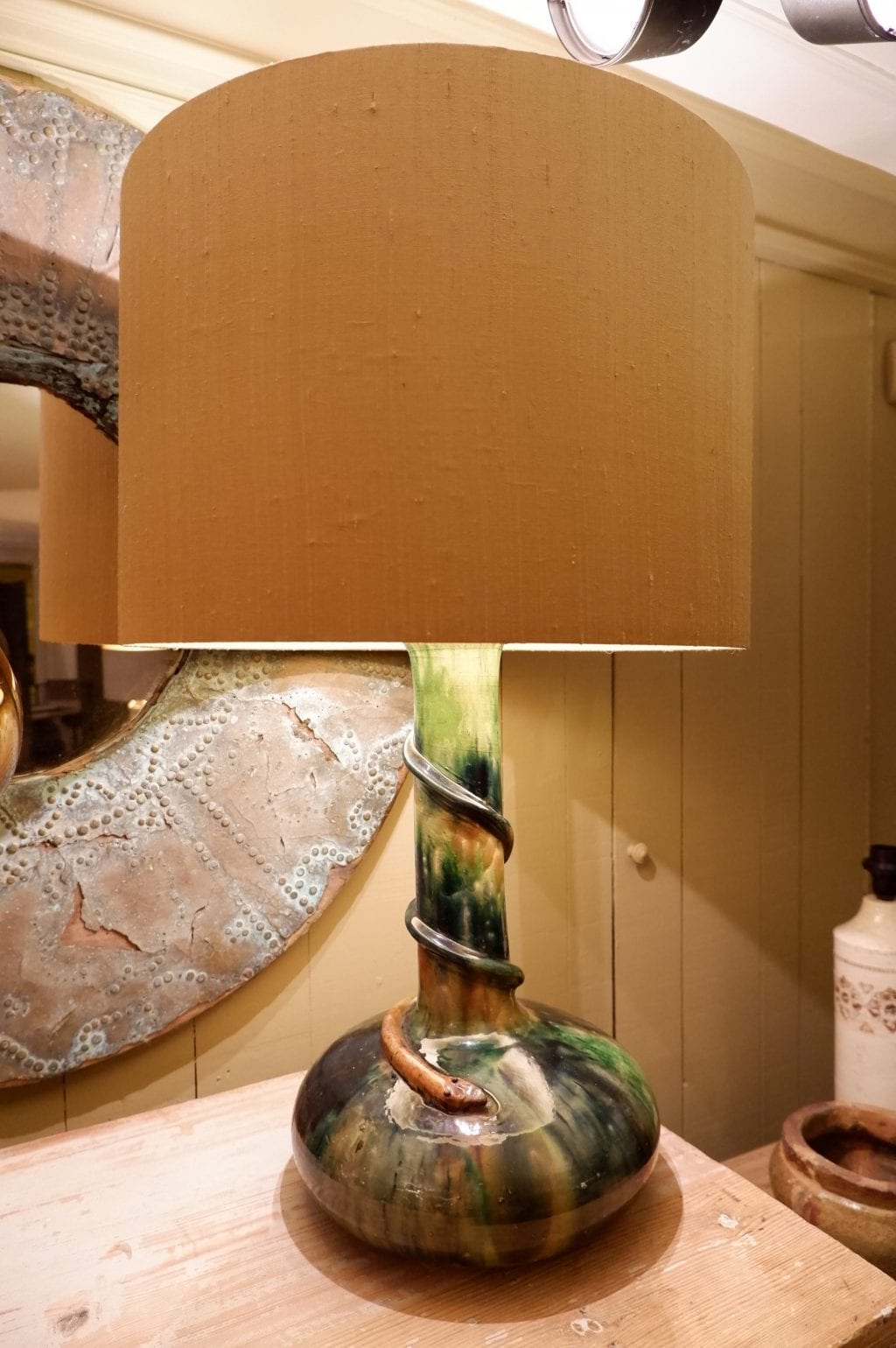 Grande lampe en céramique émaillée - serpent Aj en soie – Image 3