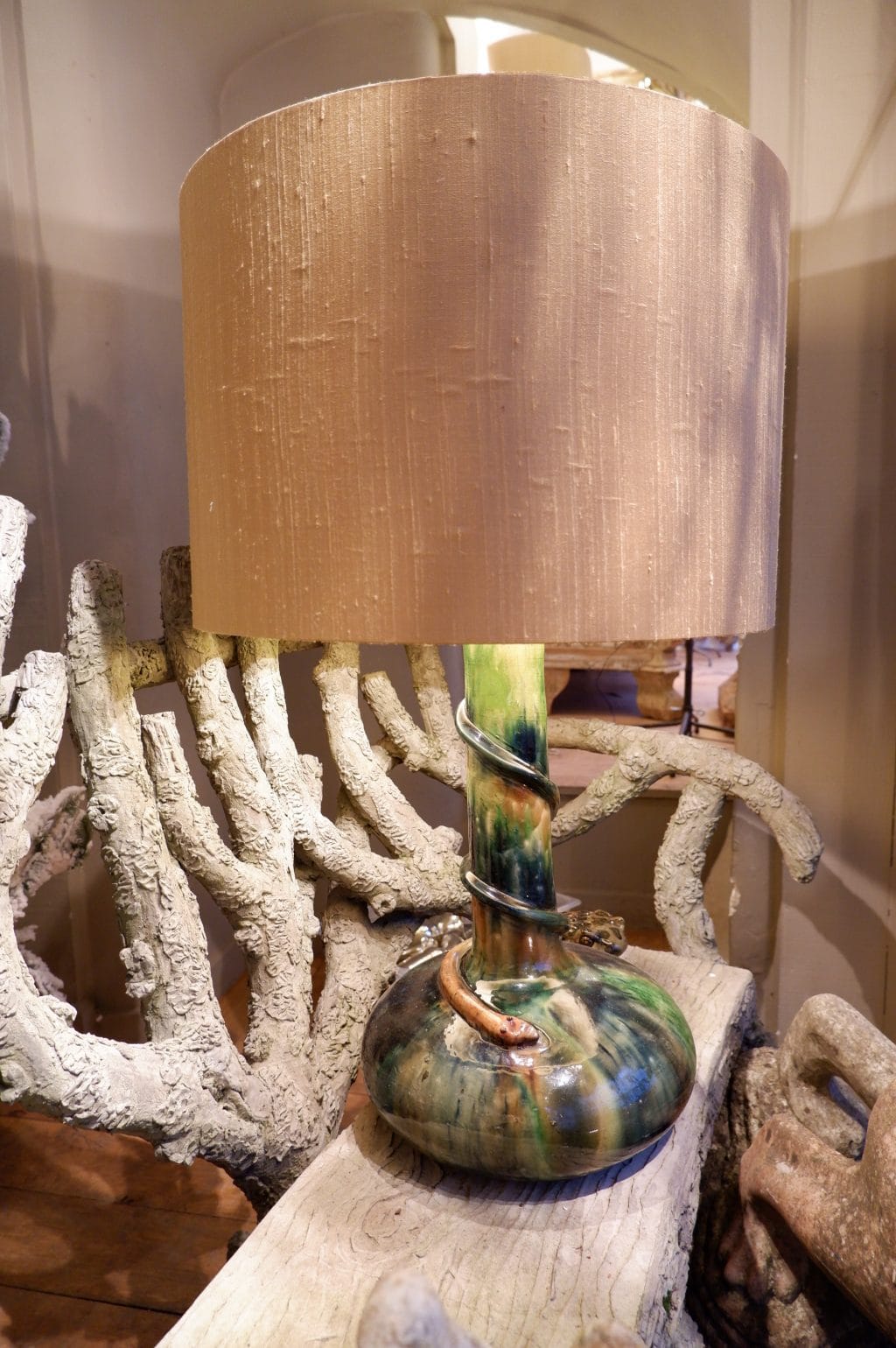 Grande lampe en céramique émaillée - serpent Aj en soie – Image 6
