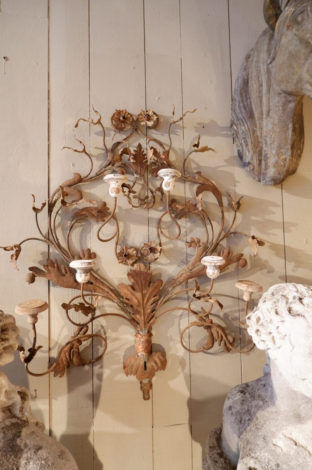 Suite of 3 iron sconces with acanthus leaves - Italy Ca.1880 - Image 5
