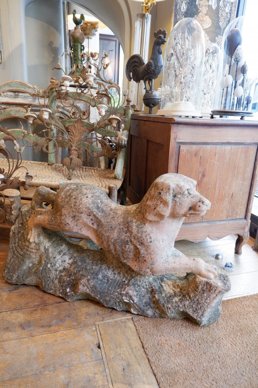 Carved pink granite dog - England late 19th century - Image 4