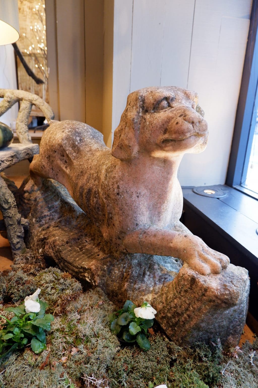 Carved pink granite dog - England late 19th century - Image 2