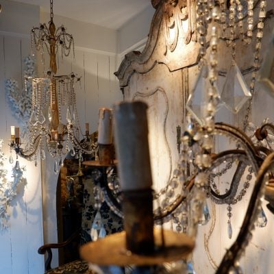 Paire de lustre Génois en bois doré et pendants de verre XIXe – Image 12