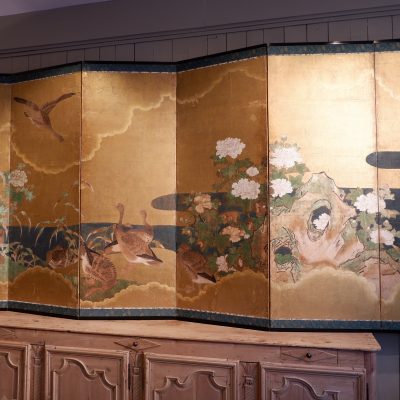 Paravent japonais à 6 feuilles - fond à la feuille d'or décor d'oies et pivoine arbustive - Période Meiji fin XIXE – Image 7