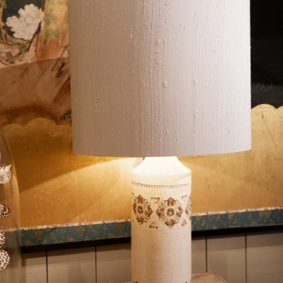 A pair of lamps in chamotte ceramic decorated with brown flowers - ca.1960 Shades silk