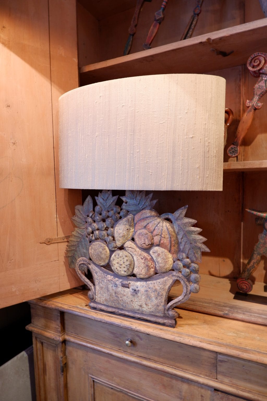 Paire de lampes en tôle polychrome, paniers de fruits + AJ ovales – Image 3