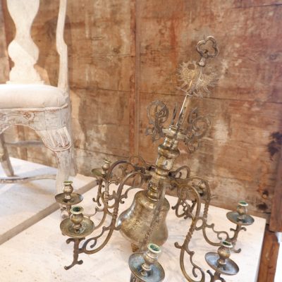 Baroque Swedish chandelier for 8 engraved metal candles dated April 698