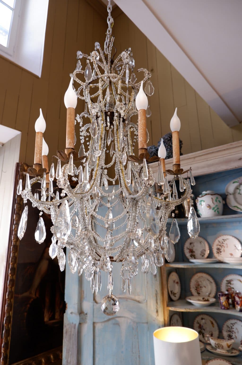 Lustre en métal doré recouvert de perles transparentes Venise fin XIXe