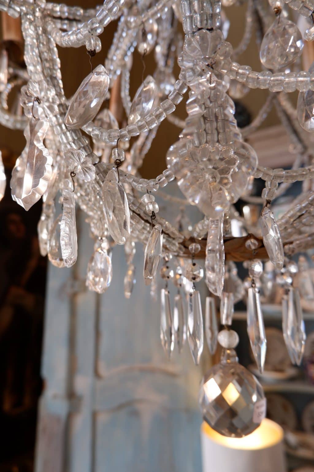 Lustre en métal doré recouvert de perles transparentes Venise fin XIXe – Image 3
