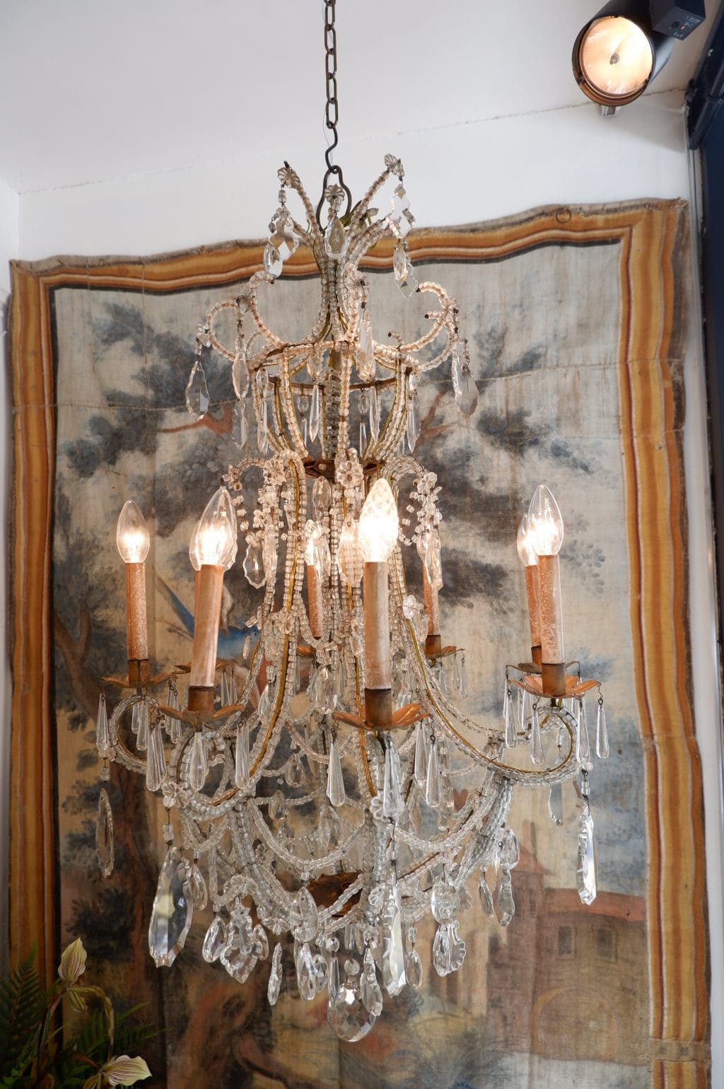 Lustre en métal doré recouvert de perles transparentes Venise fin XIXe – Image 6