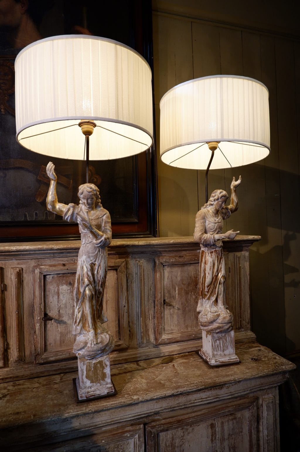 Pair of &quot;angel&quot; lamps in carved wood &amp; gold leaf - 17th century Italy