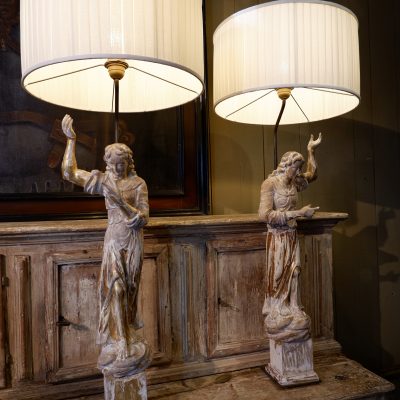 Paire de lampes "anges" en bois sculpté & feuille d'or - Italie XVIIIE