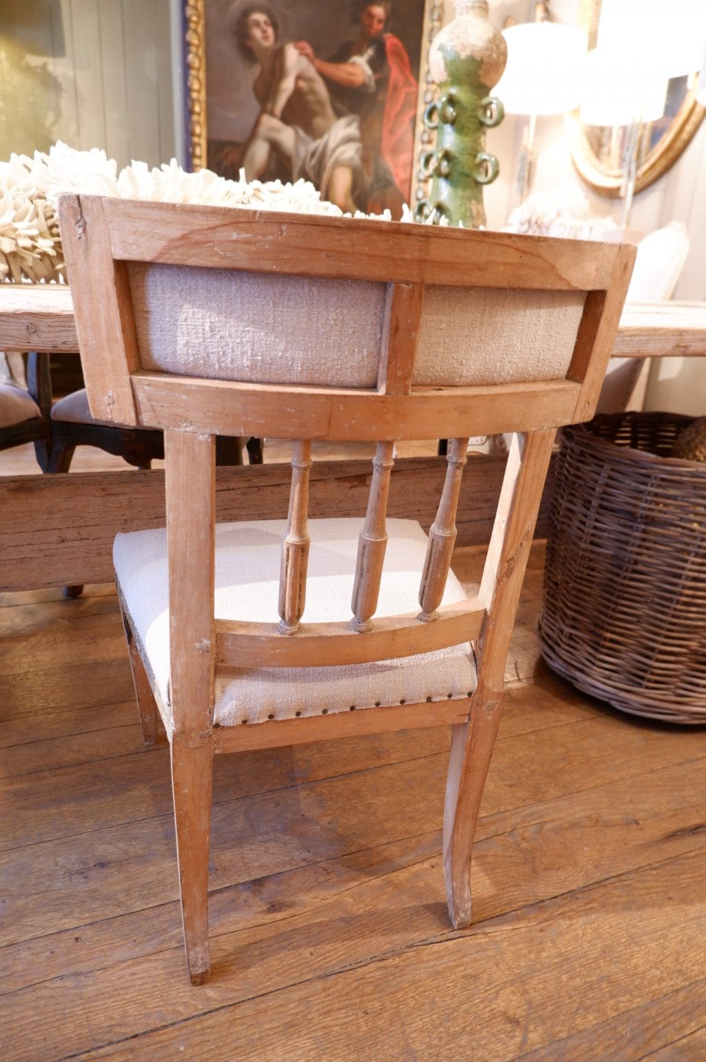 UNE CHAISE GUSTAVIENNE EN BOIS SCULPTE XIXE – Image 3