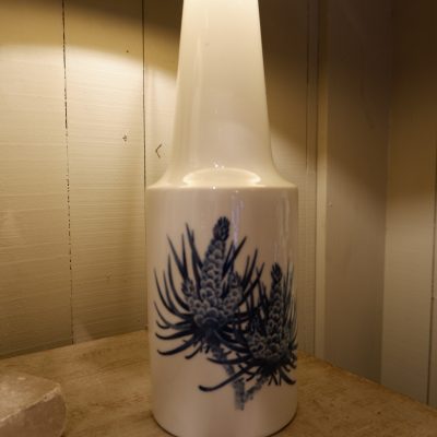 Paire de lampes en porcelaine décor bourgeon de pin ca.1950 – Image 2