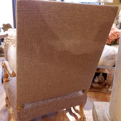 GRAND FAUTEUIL EN BOIS SCULPTE XVIIIE RECOUVERT DE TWEED ECOSSAIS – Image 9