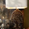 PAIRE DE LAMPES BOUQUETS PLATS SUR PANNEAU DE BOIS+ AJ EN SOIE OR PALE – Image 6