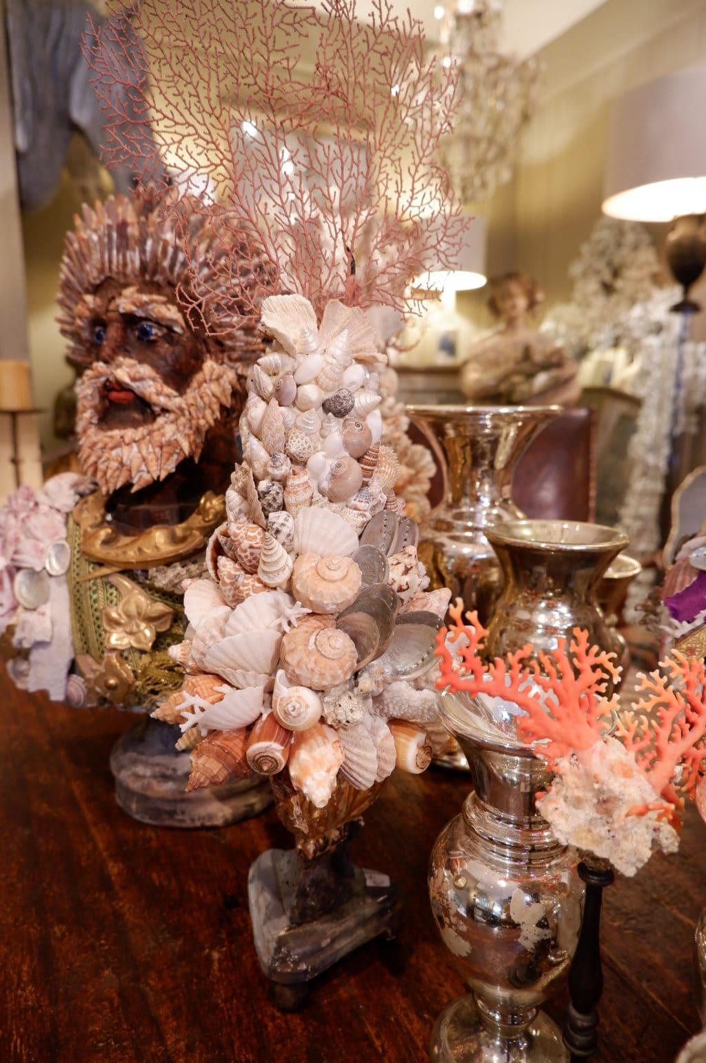 COMPOSITIONS DE CORAIL & COQUILLAGES SUR SOCLES ANCIENS – Image 3