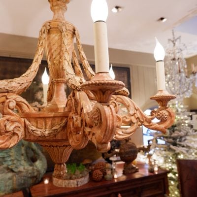 Lustre baroque en bois sculpté XVIIIe à 6 bras - feuilles d'acanthes – Image 4